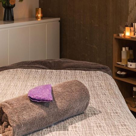 Peppers Silo Hotel Launceston Exterior foto Massage table