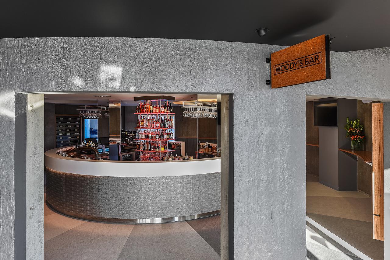Peppers Silo Hotel Launceston Exterior foto The bar at the entrance of the restaurant