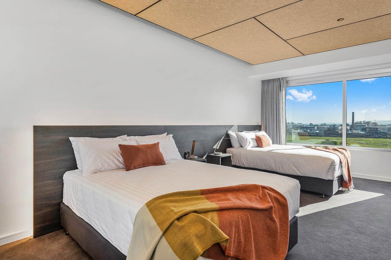 Peppers Silo Hotel Launceston Exterior foto A bedroom at the hotel